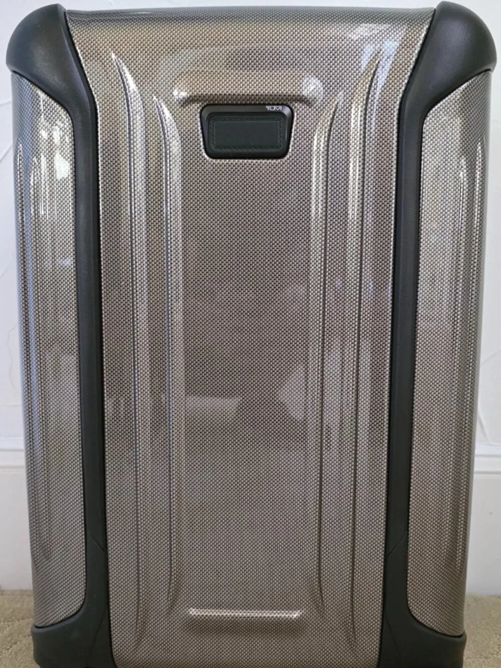 TUMI Vapor International Carry-On Luggage Hardside 22